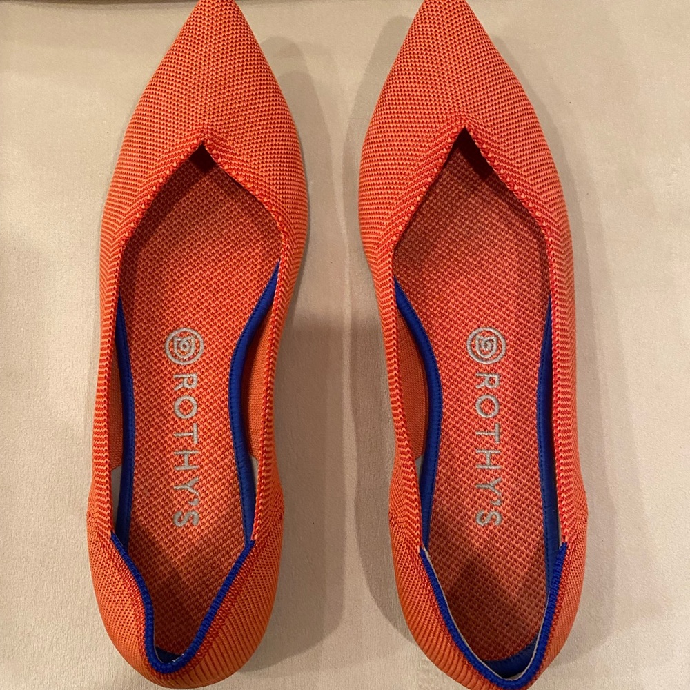 Rothys, The Point, size 9 in color persimmon